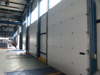 Секционные ворота